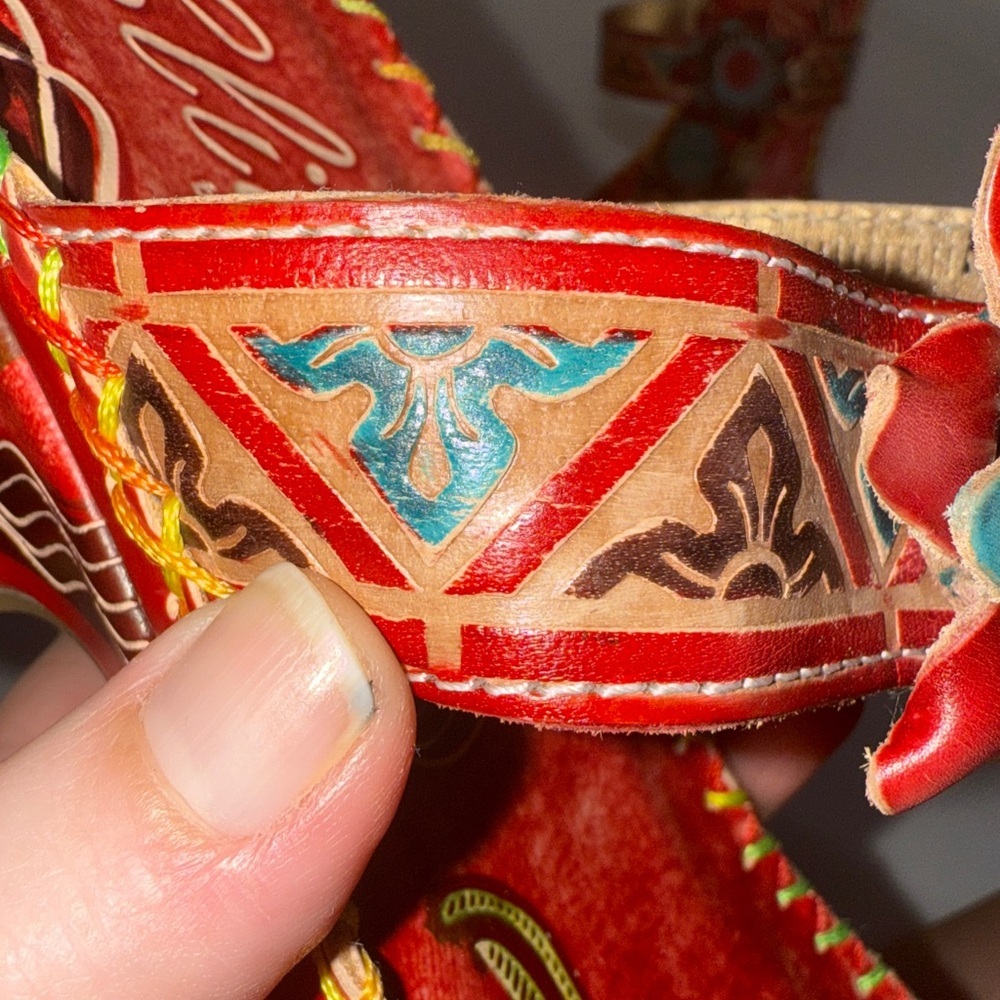 Corky's Elite leather Hand painted Sandal Navajo Size 8 Red Bohemian - Picture 11 of 16